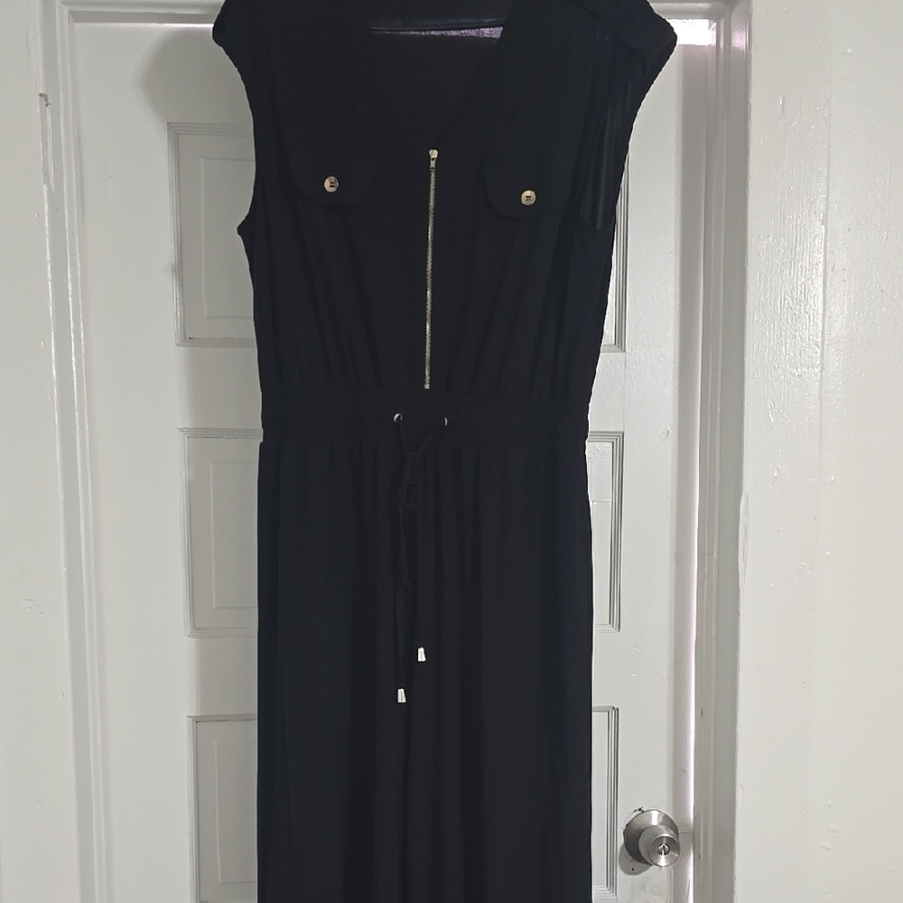 Elegant Black Sleeveless Dress